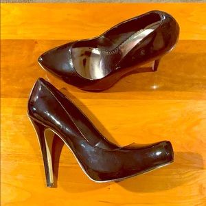 Black pumps, size 9
